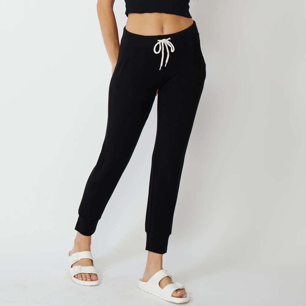 Classic drawstring, super soft sweat pants.